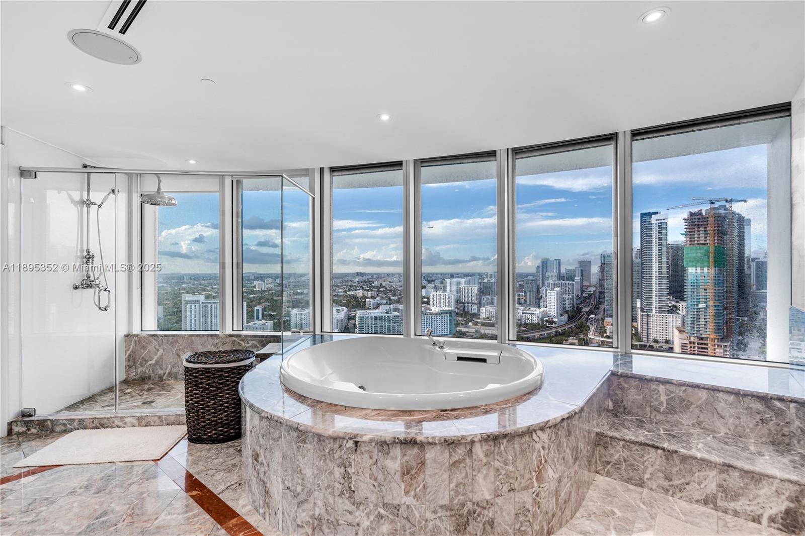 1643 Brickell Ave #3501 Miami, FL 33129 1643 Brickell Ave #3501 Miami, FL 33129