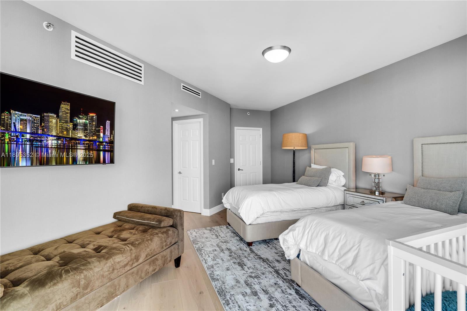 1643 Brickell Ave #3501 Miami, FL 33129 1643 Brickell Ave #3501 Miami, FL 33129