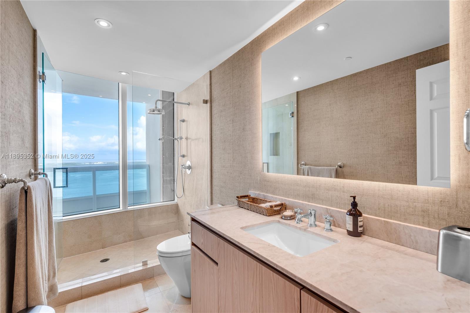 1643 Brickell Ave #3501 Miami, FL 33129 1643 Brickell Ave #3501 Miami, FL 33129