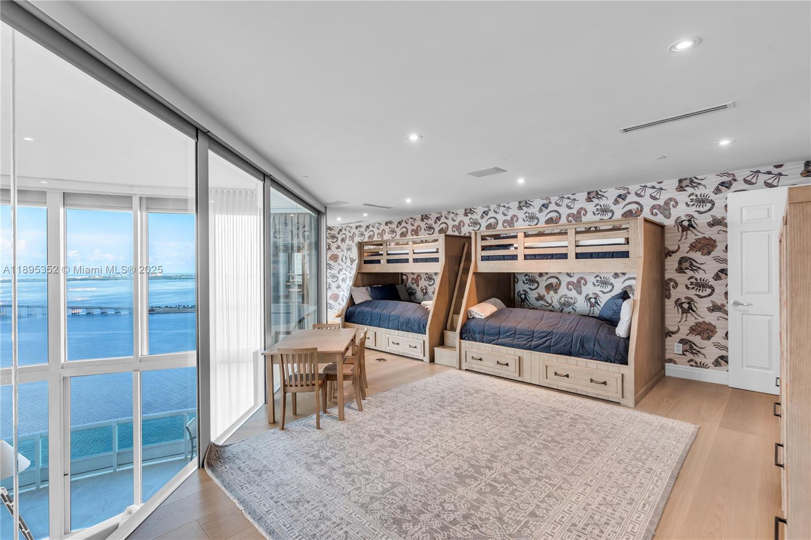 1643 Brickell Ave #3501 Miami, FL 33129 1643 Brickell Ave #3501 Miami, FL 33129