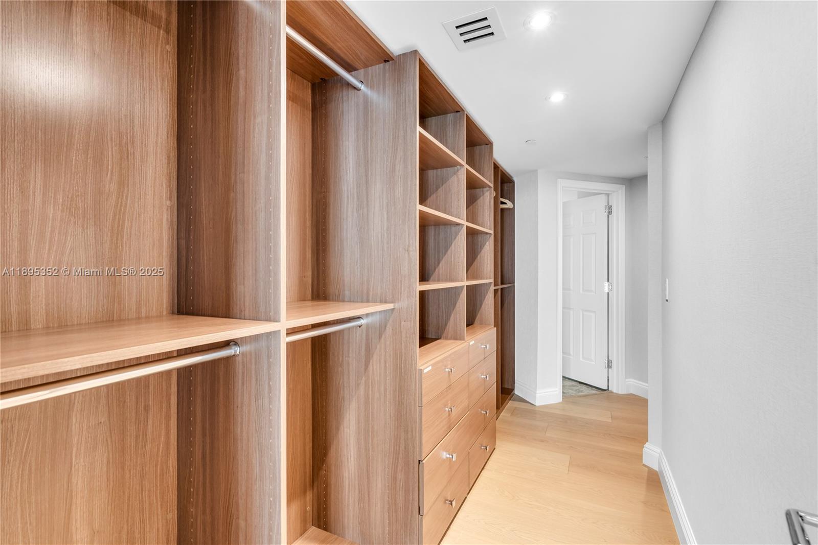 1643 Brickell Ave #3501 Miami, FL 33129 1643 Brickell Ave #3501 Miami, FL 33129