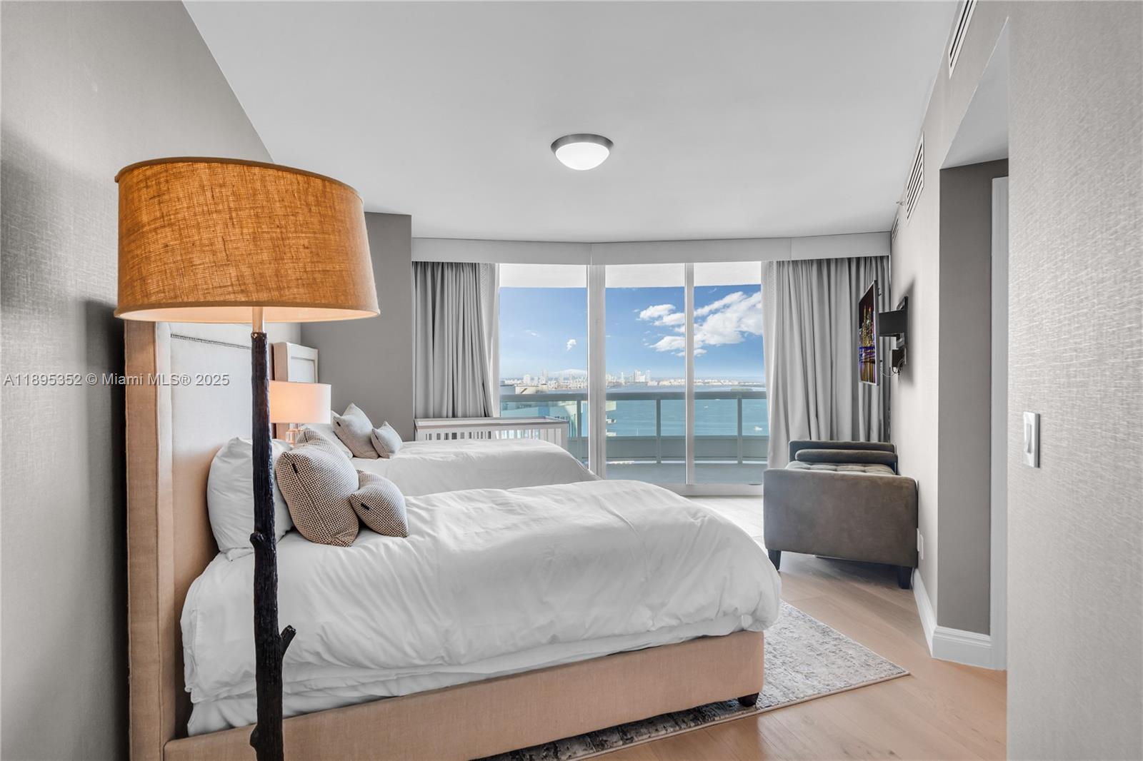 1643 Brickell Ave #3501 Miami, FL 33129 1643 Brickell Ave #3501 Miami, FL 33129