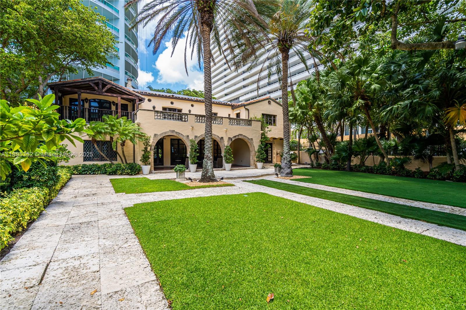 1643 Brickell Ave #3501 Miami, FL 33129 1643 Brickell Ave #3501 Miami, FL 33129