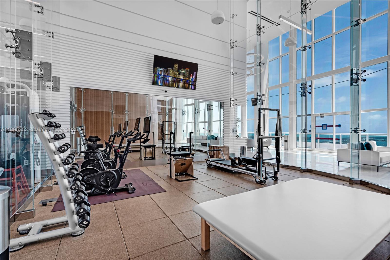 1643 Brickell Ave #3501 Miami, FL 33129 1643 Brickell Ave #3501 Miami, FL 33129