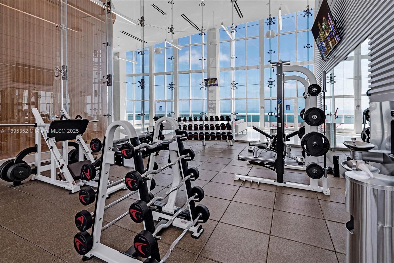 1643 Brickell Ave #3501 Miami, FL 33129 1643 Brickell Ave #3501 Miami, FL 33129