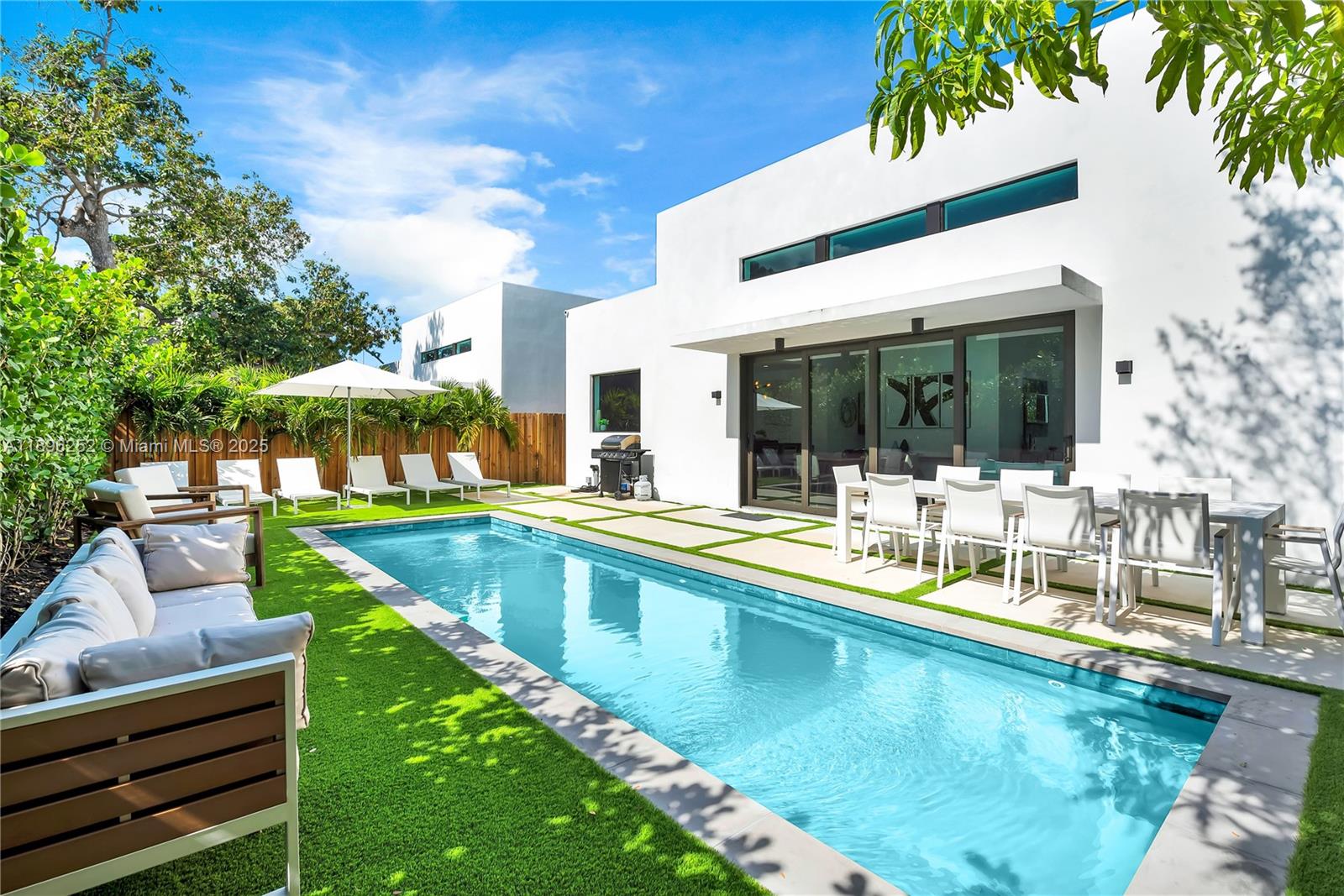 520 NW 41st St