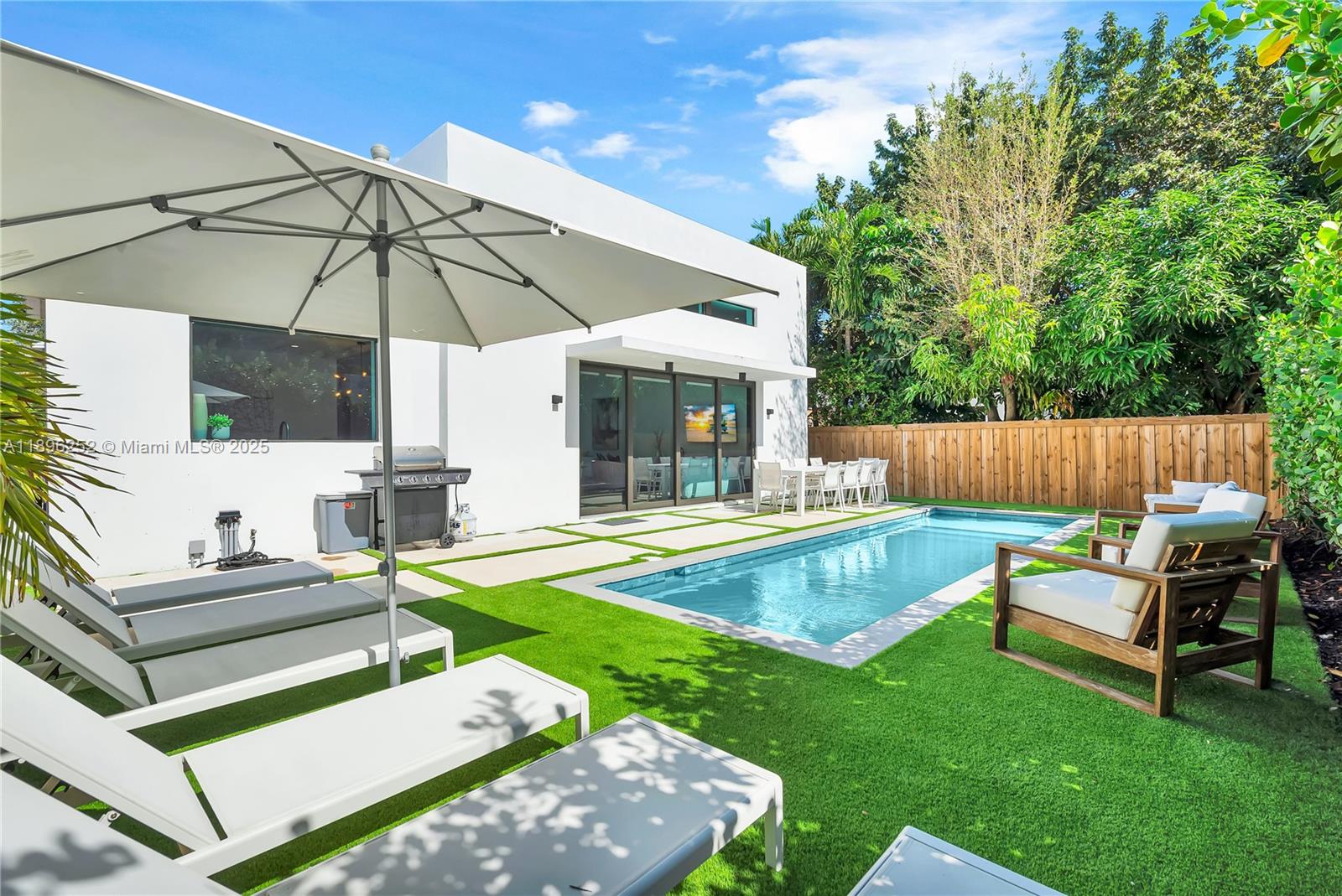 520 NW 41st St Miami, FL 33127