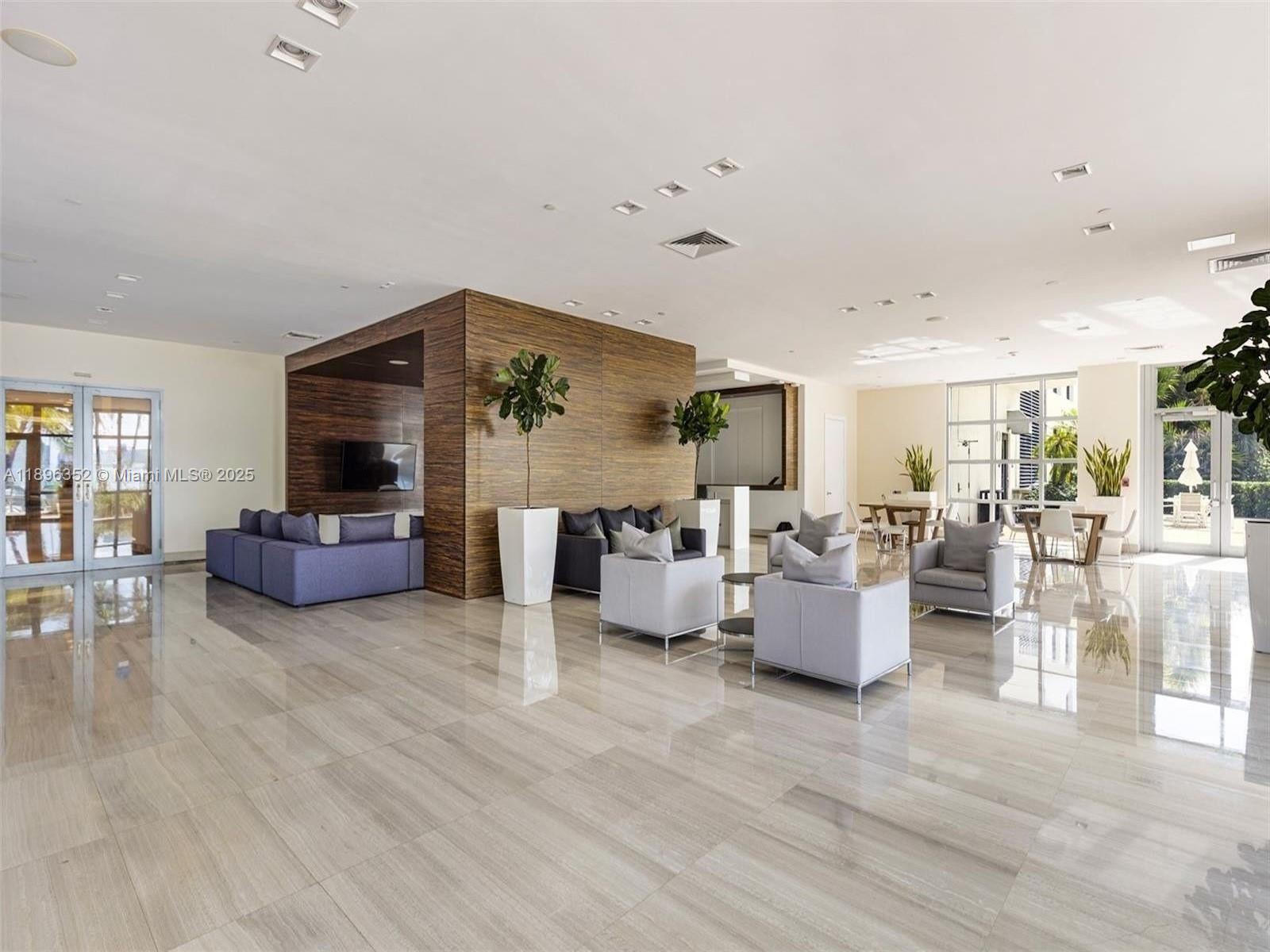 1330 West Ave #905 Miami Beach, FL 33139