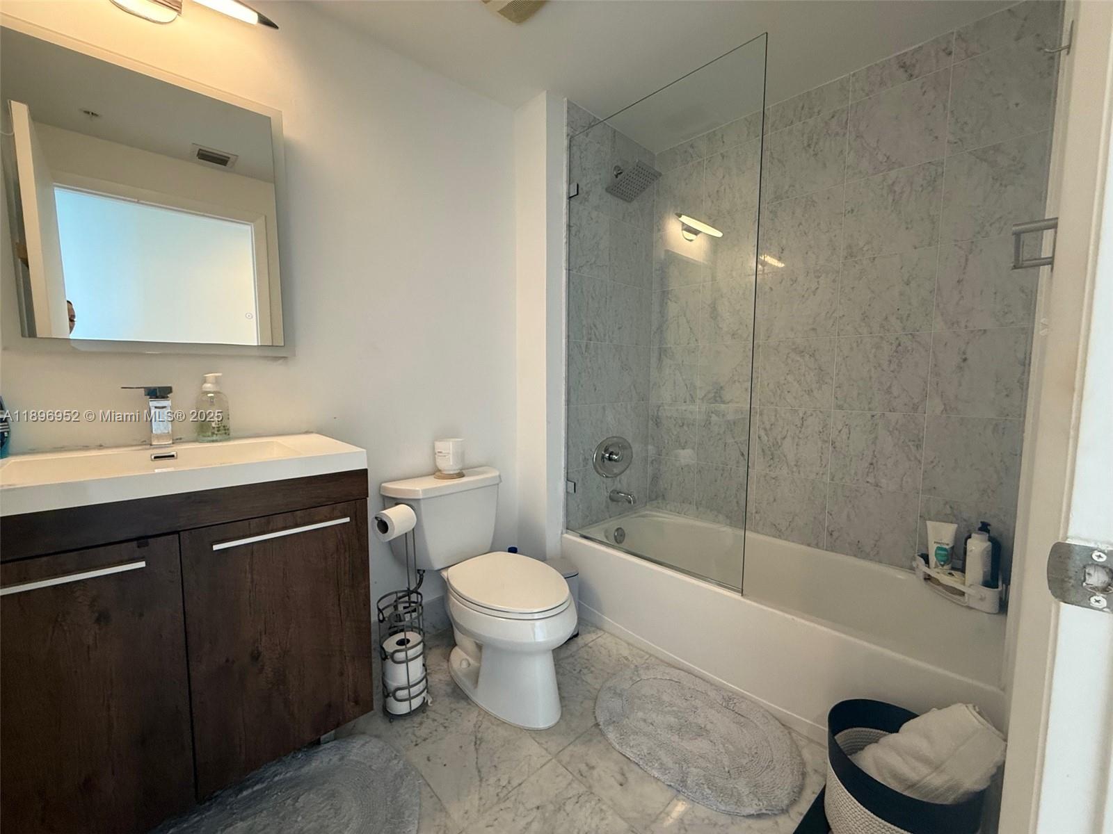 image Vizcayne North22