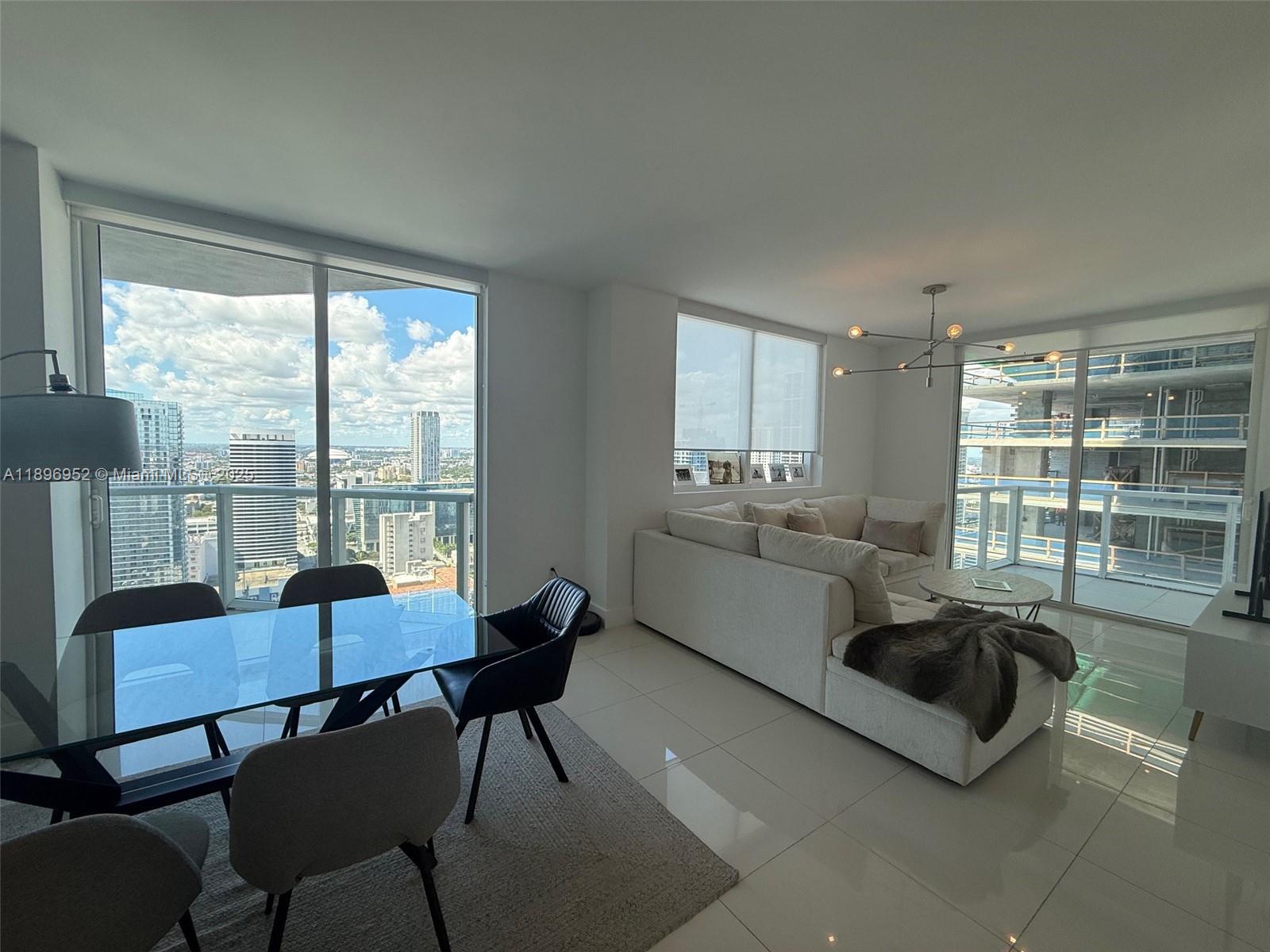 image Vizcayne North4