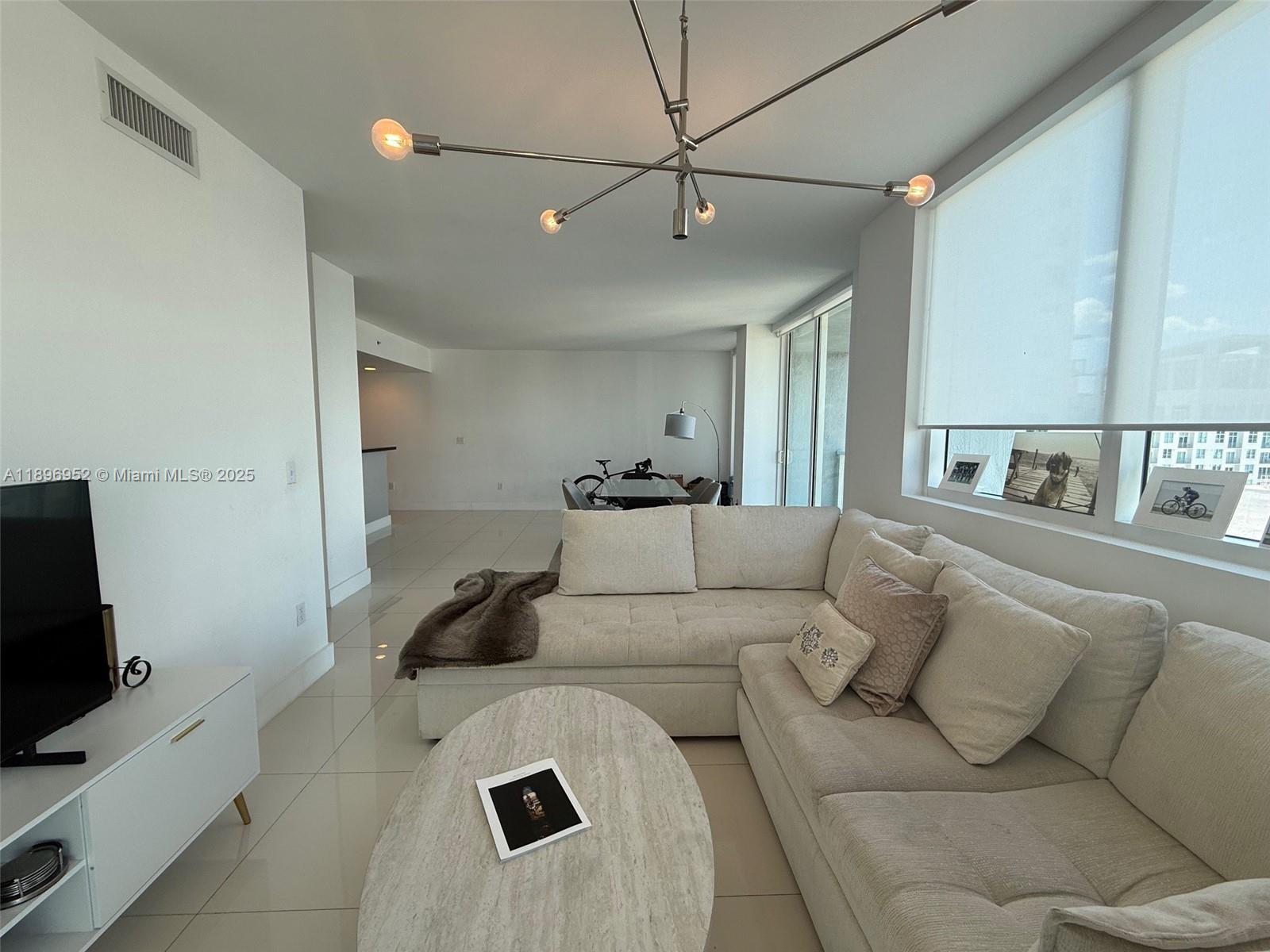 image Vizcayne North7