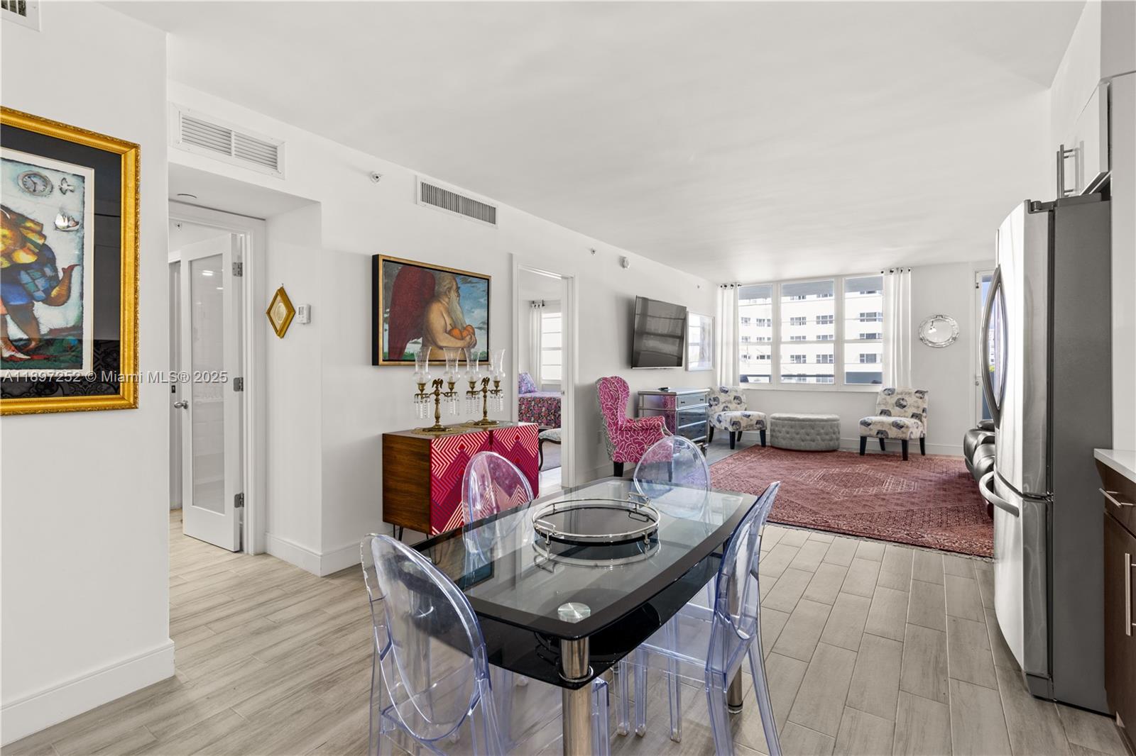 image The Decoplage Condominium10