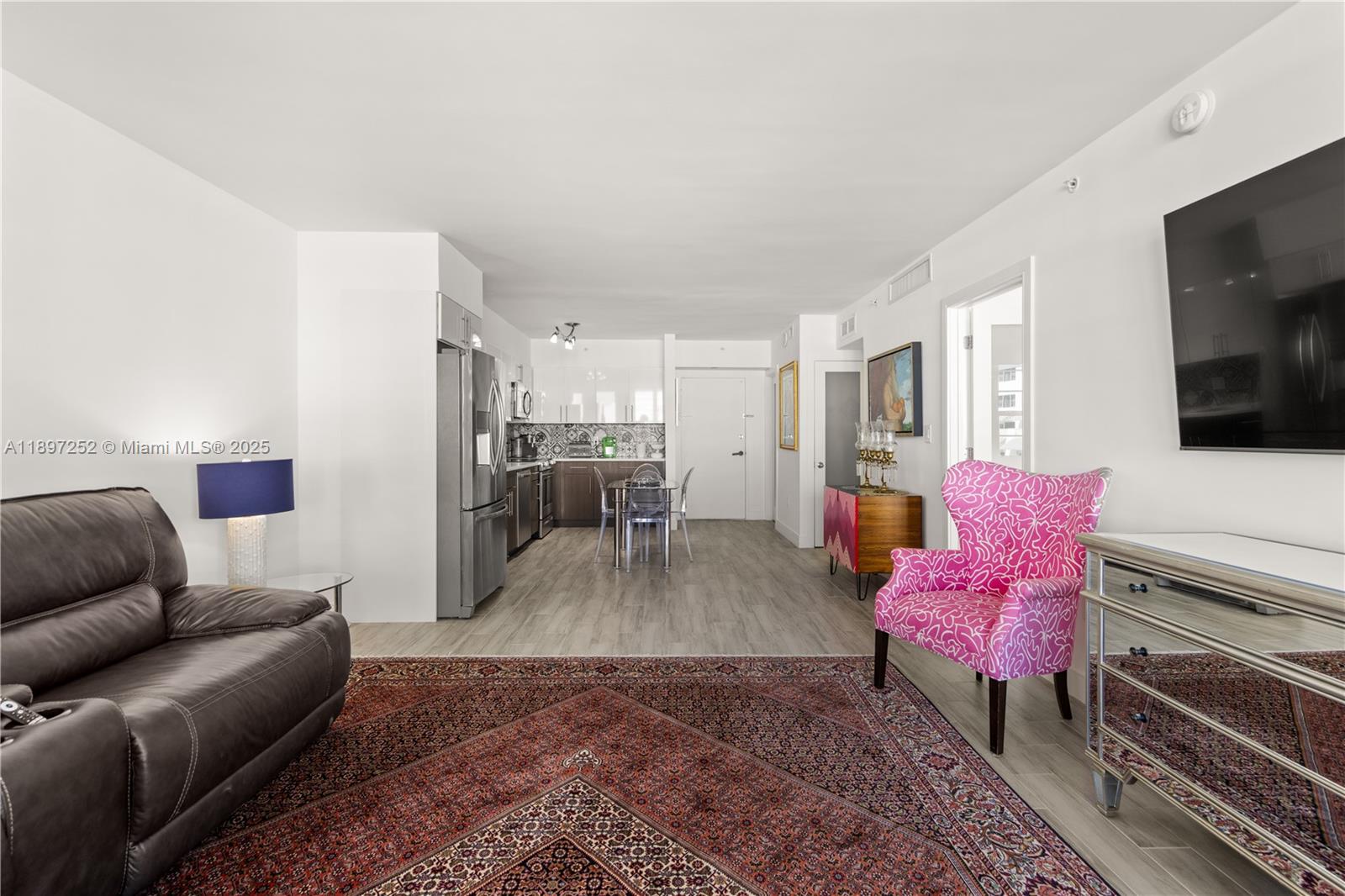 image The Decoplage Condominium13