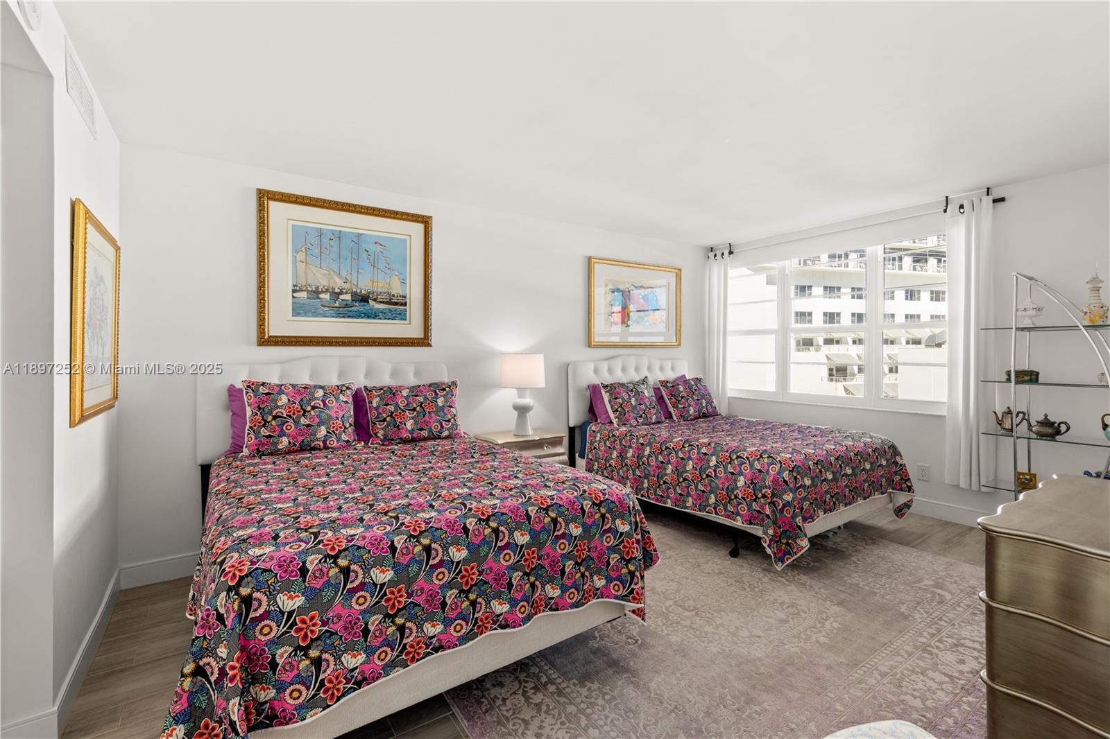 image The Decoplage Condominium14