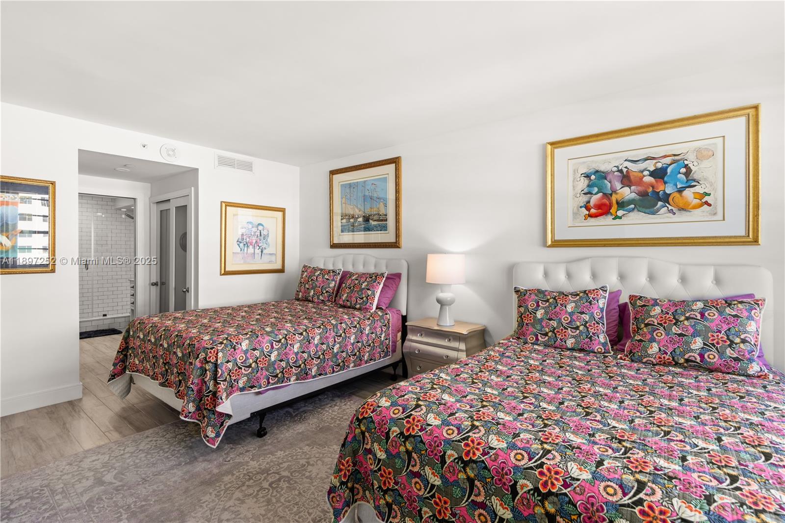 image The Decoplage Condominium15