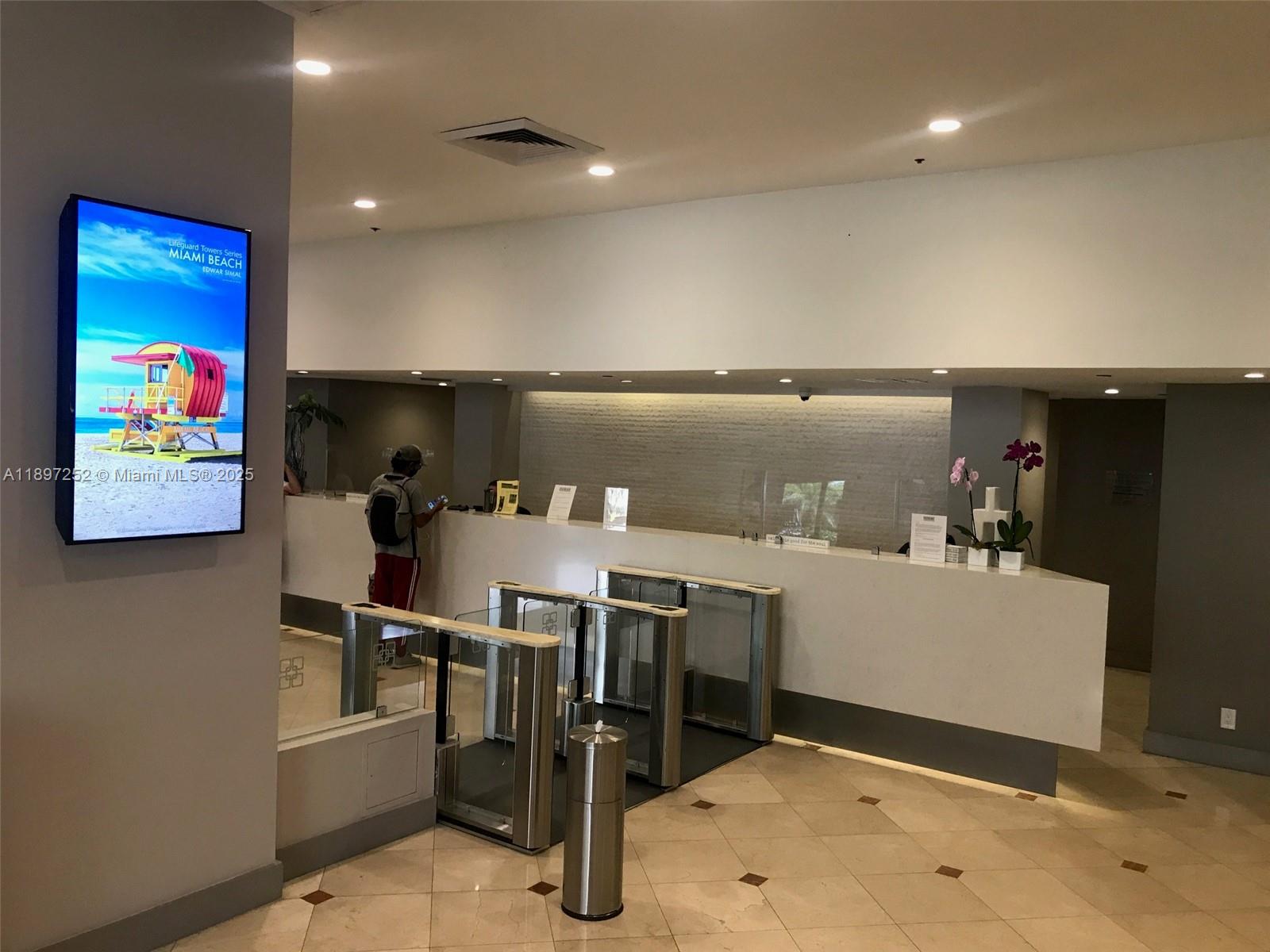 image The Decoplage Condominium20