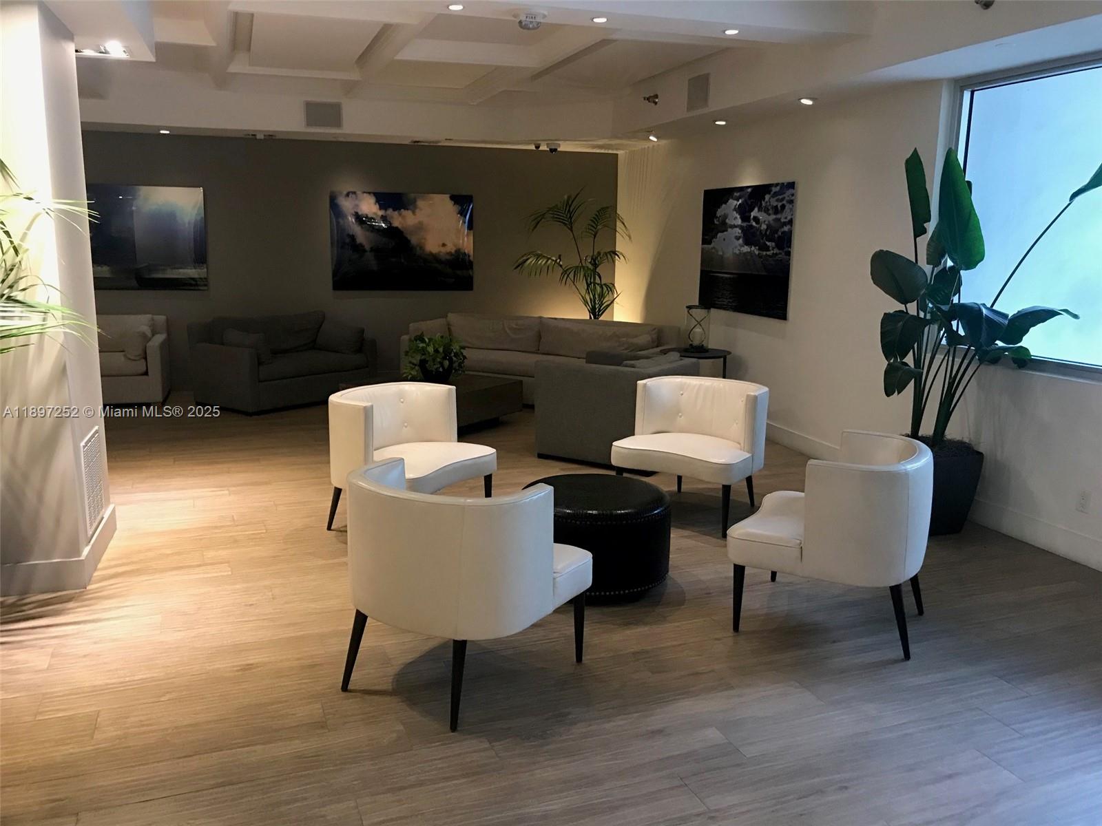 image The Decoplage Condominium25