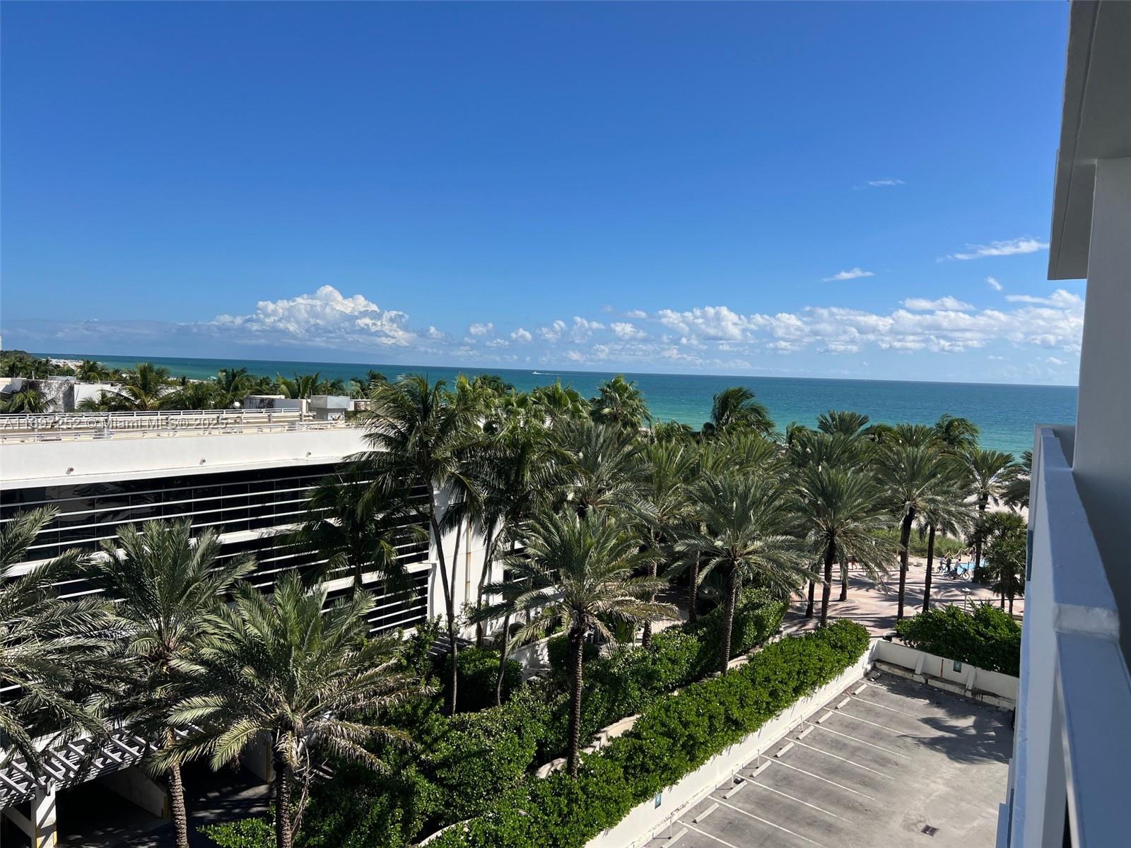 image The Decoplage Condominium2
