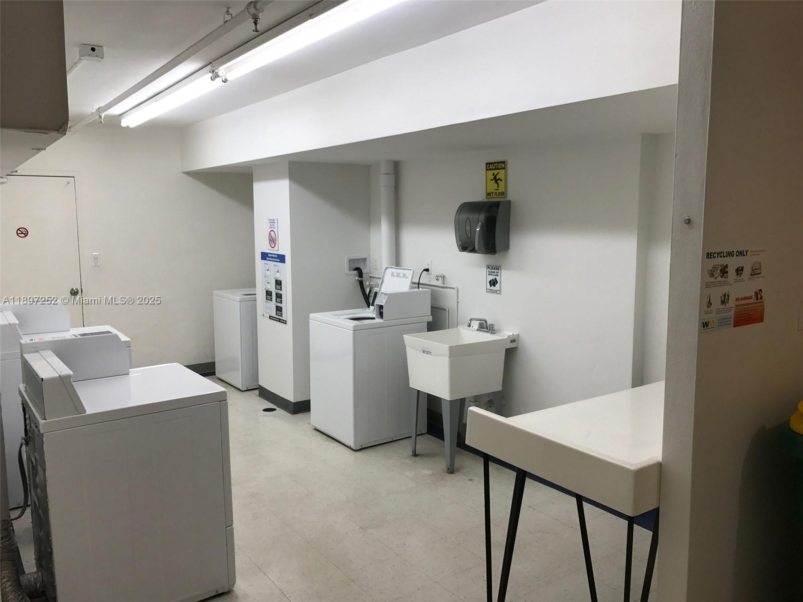 image The Decoplage Condominium30