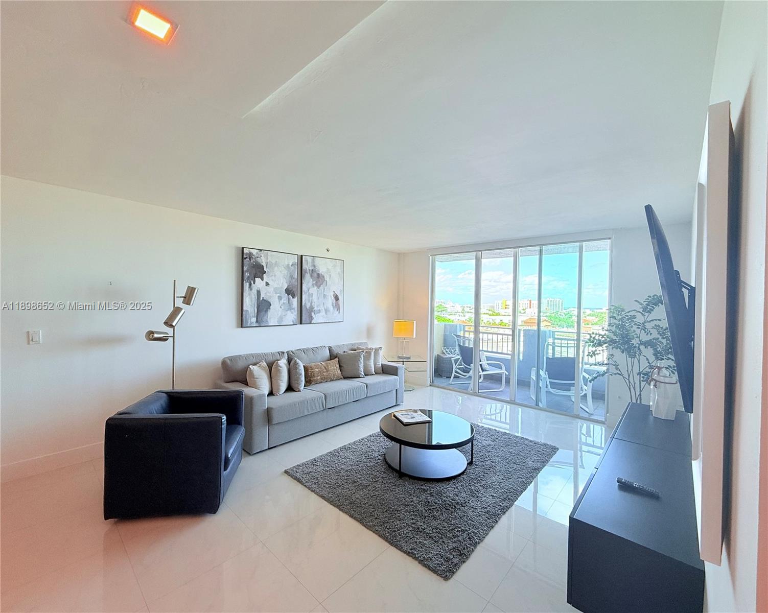 image Yacht Club At Portofino9