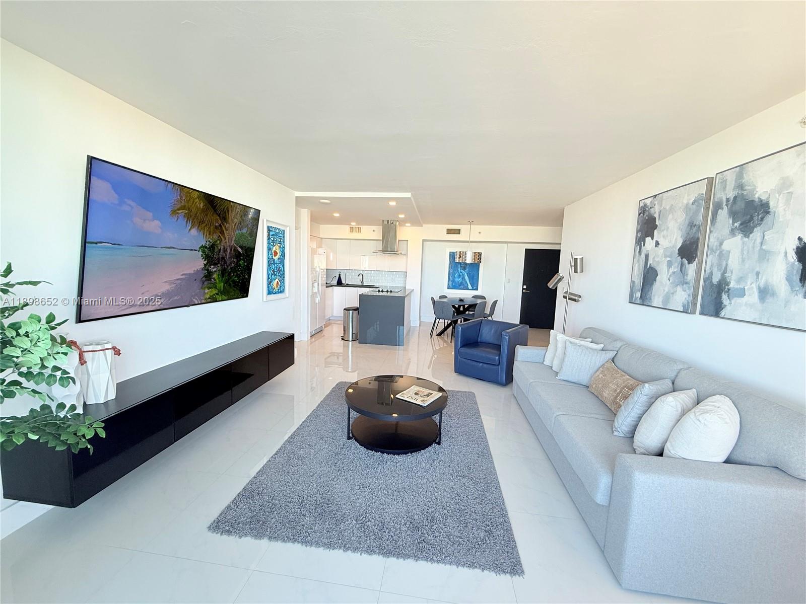 image Yacht Club At Portofino19