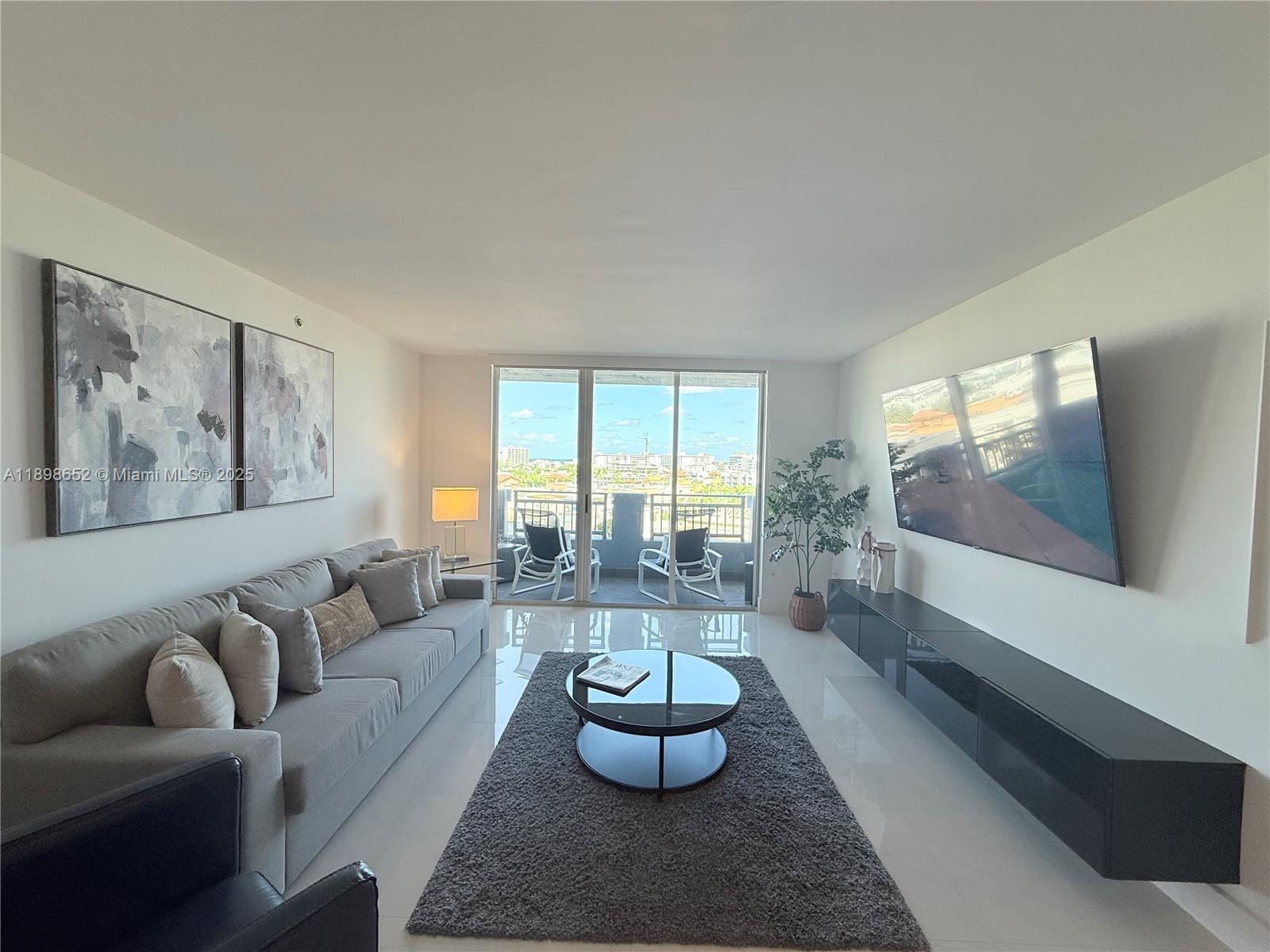 image Yacht Club At Portofino23