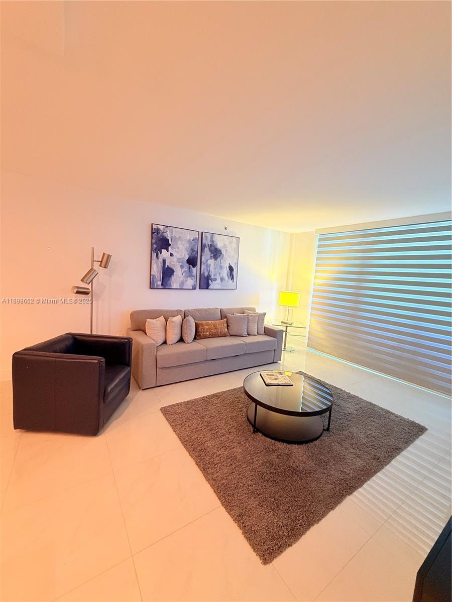 image Yacht Club At Portofino40