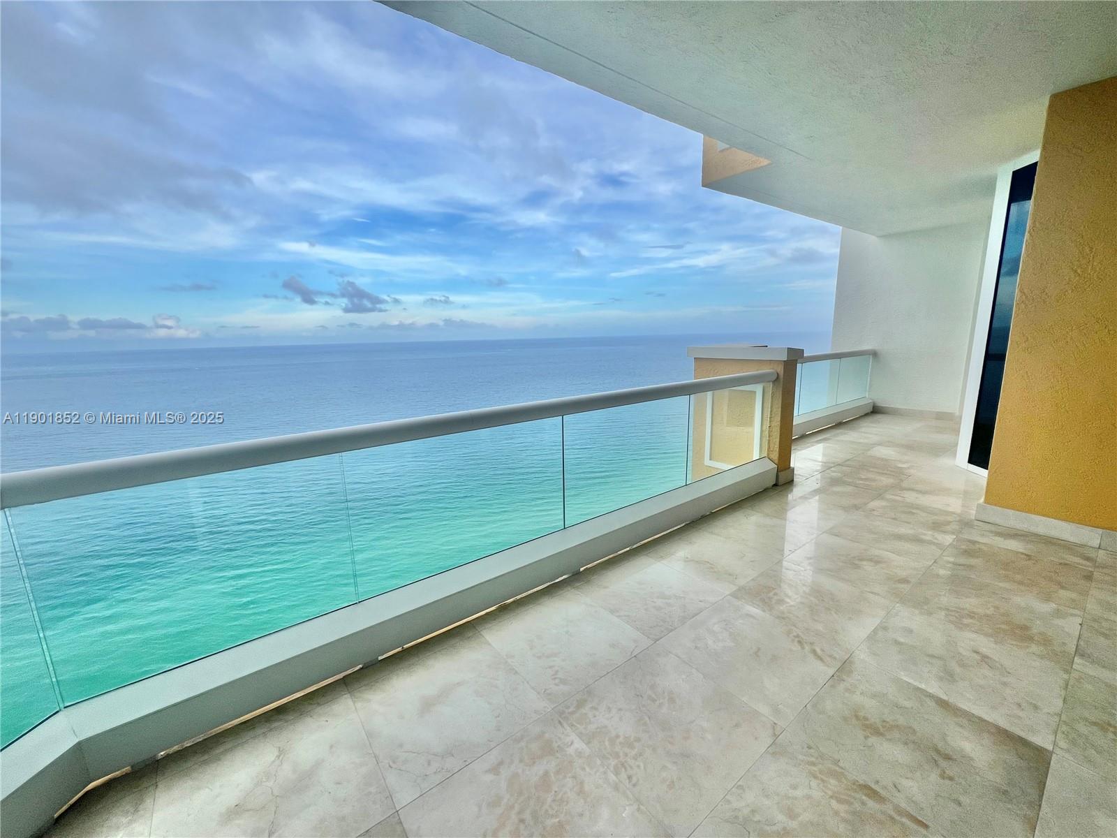 17875 Collins Ave #4305
