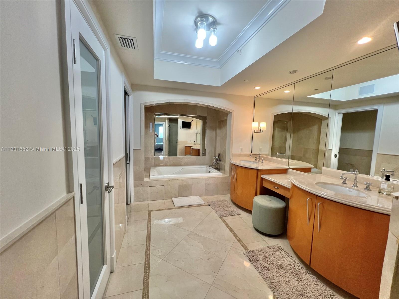 17875 Collins Ave #4305 Sunny Isles Beach, FL 33160