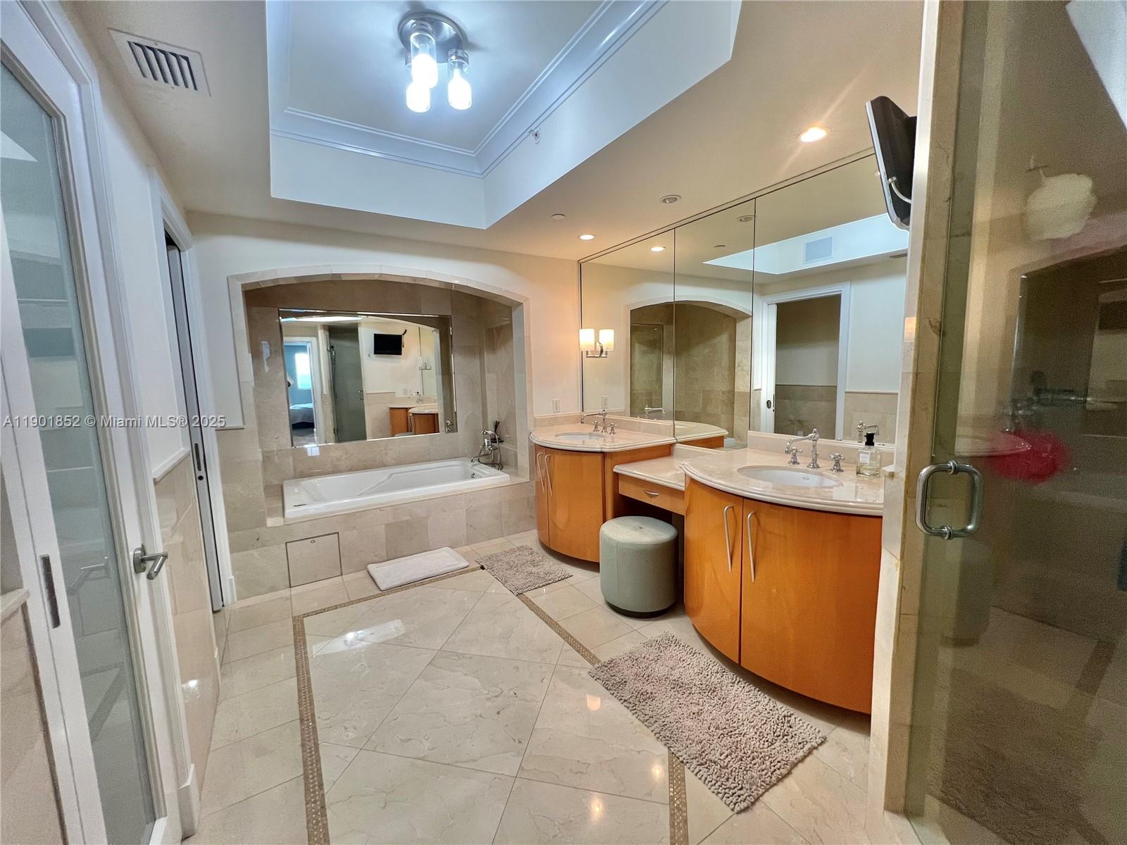 17875 Collins Ave #4305 Sunny Isles Beach, FL 33160