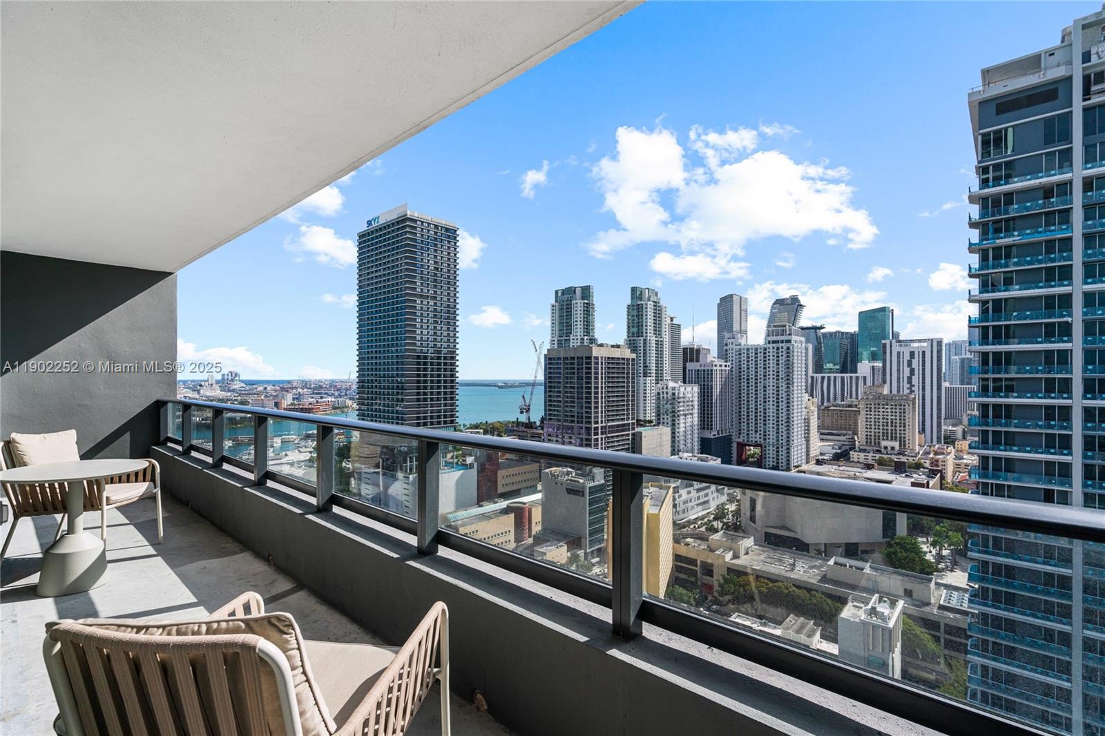 image Natiivo Gale Miami9