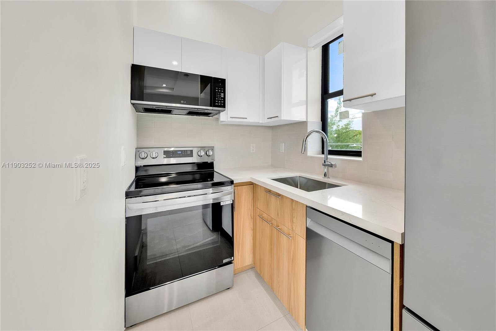530 SW 11th Ave #302