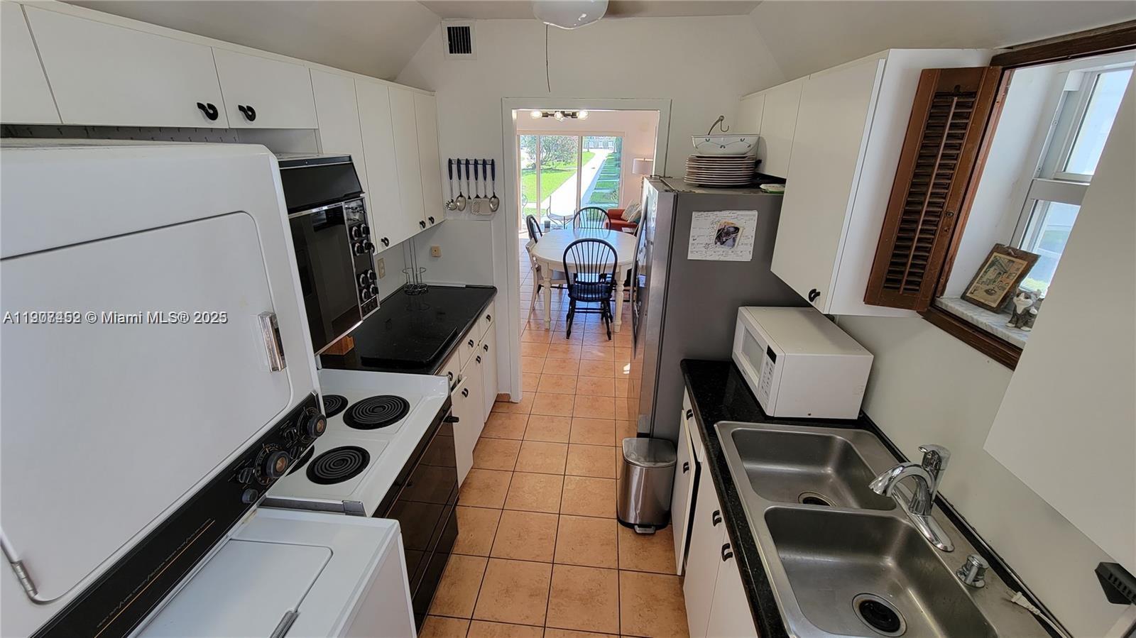 image Casa Del Mar Condos13