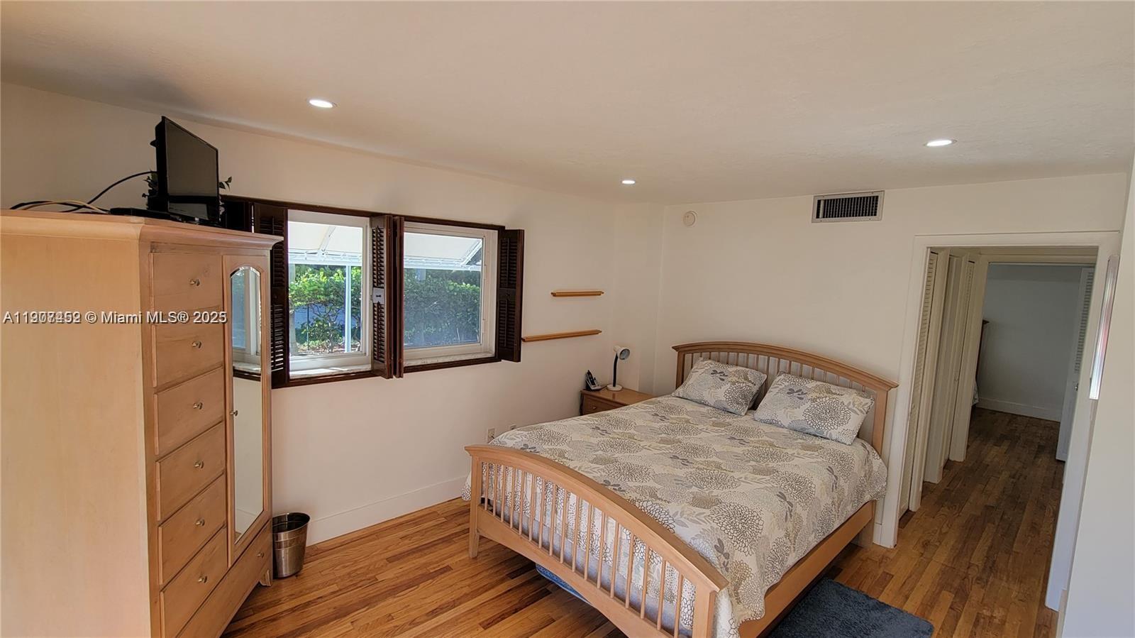 image Casa Del Mar Condos6