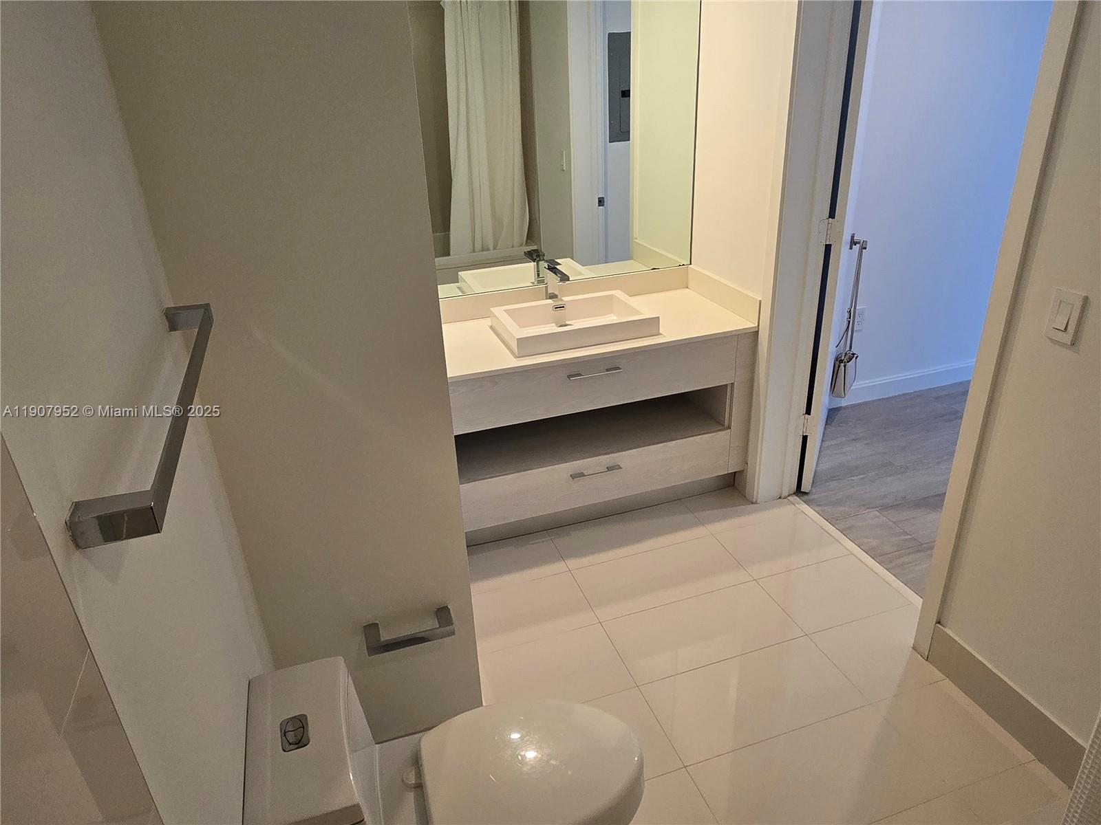 55 SW 9th St #2409 Miami, FL 33130