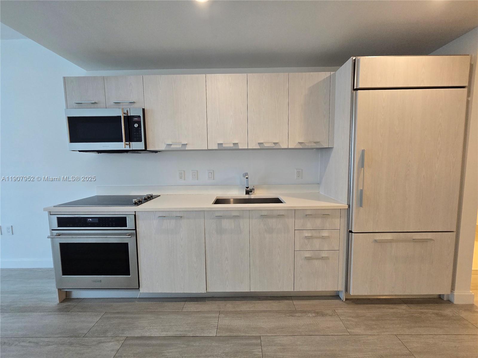 55 SW 9th St #2409 Miami, FL 33130