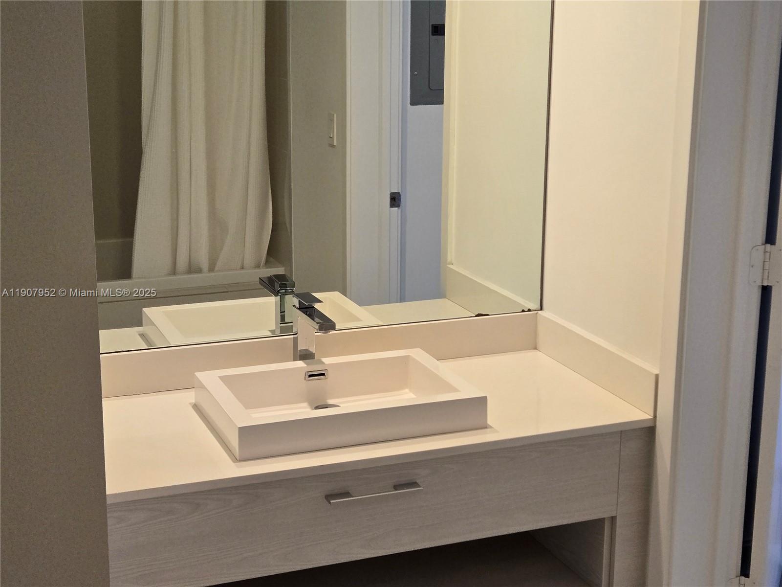 55 SW 9th St #2409 Miami, FL 33130