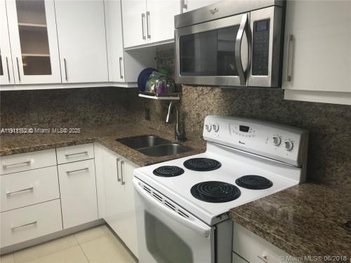 3401 N Country Clb Dr #219