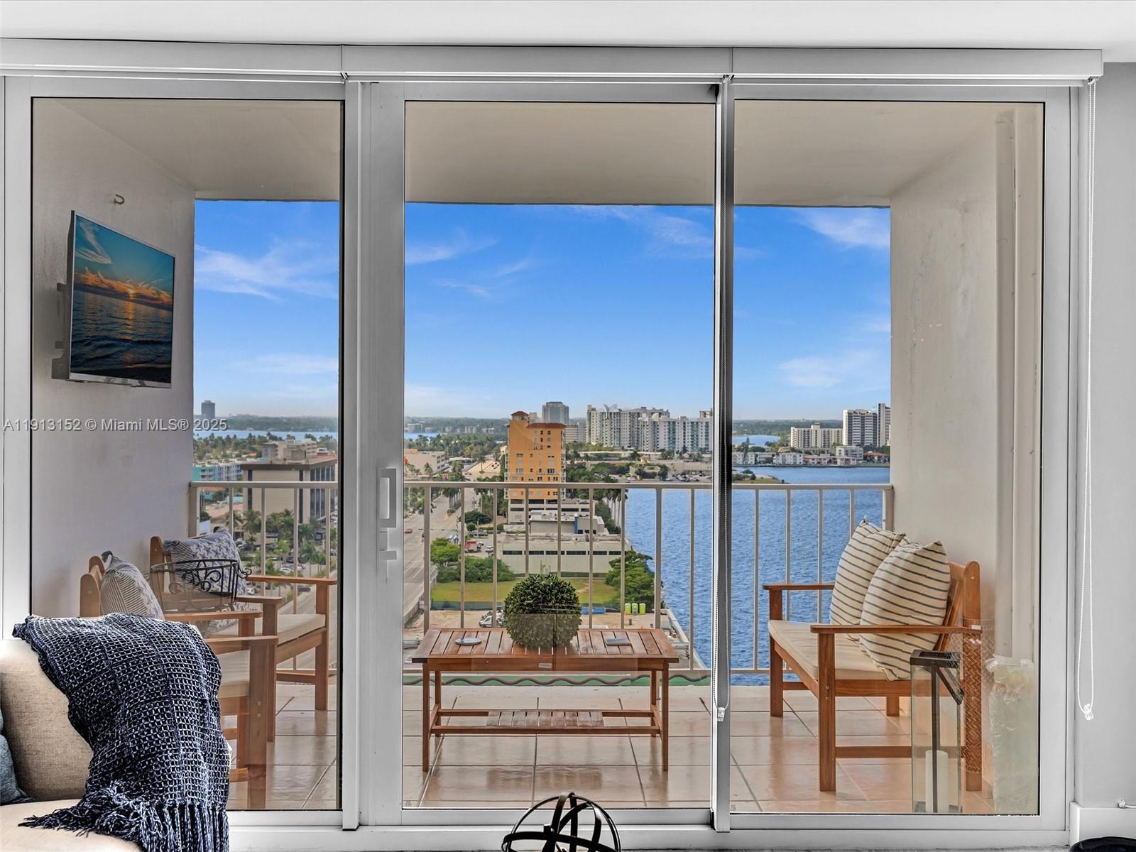 1865 79th St Csw #PH-H North Bay Village, FL 33141