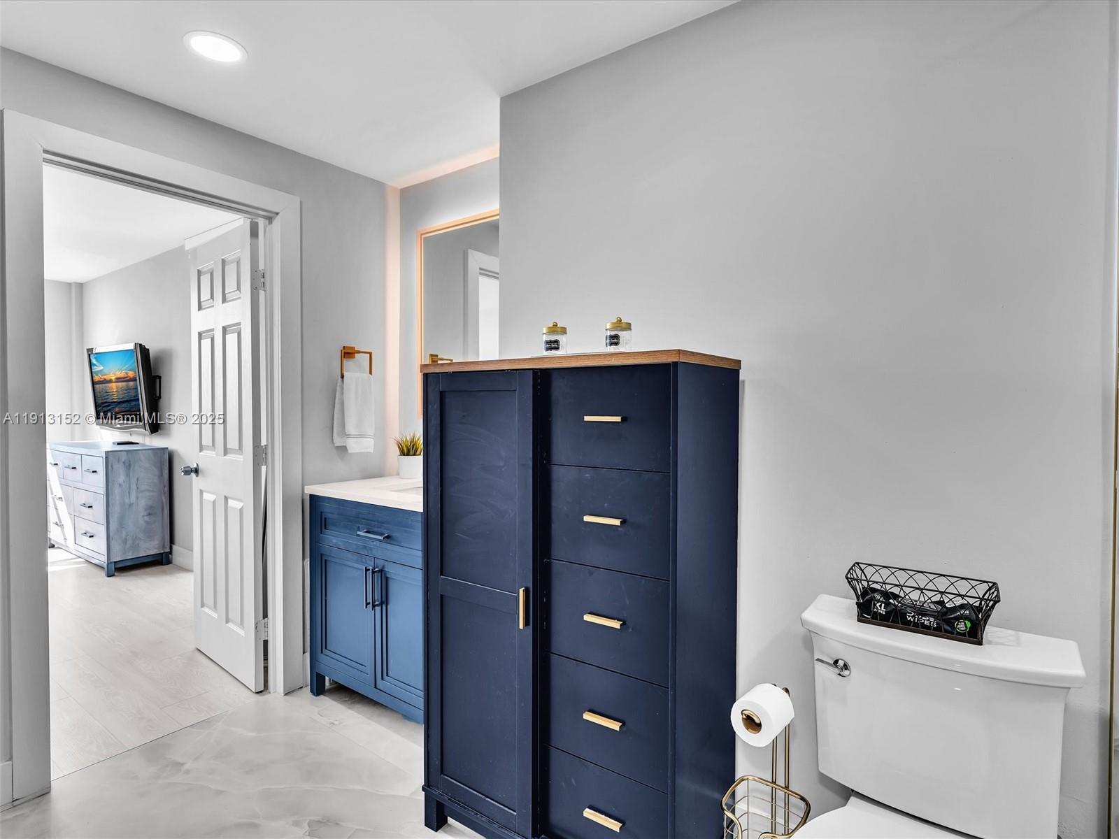 1865 79th St Csw #PH-H North Bay Village, FL 33141