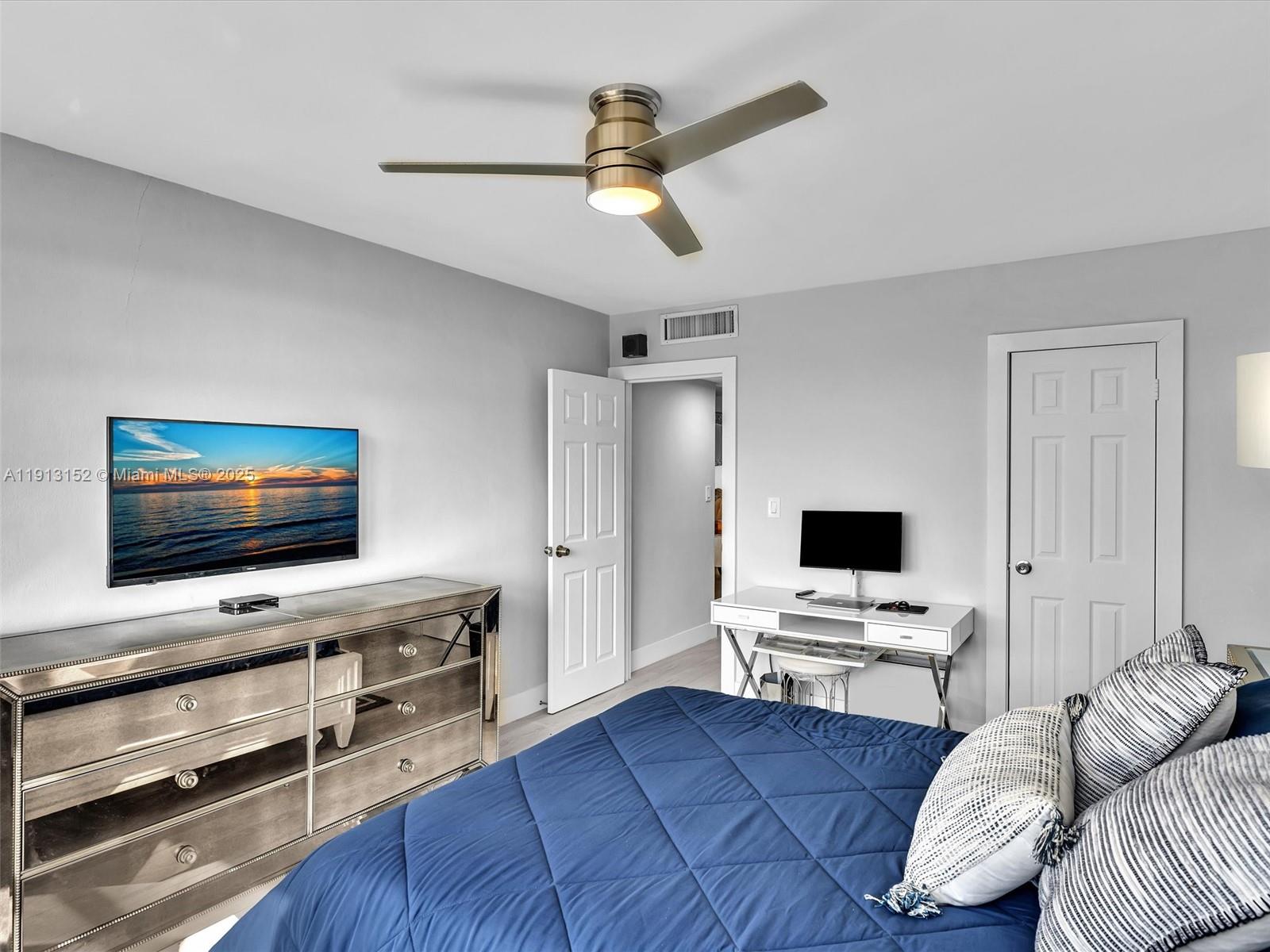 1865 79th St Csw #PH-H North Bay Village, FL 33141