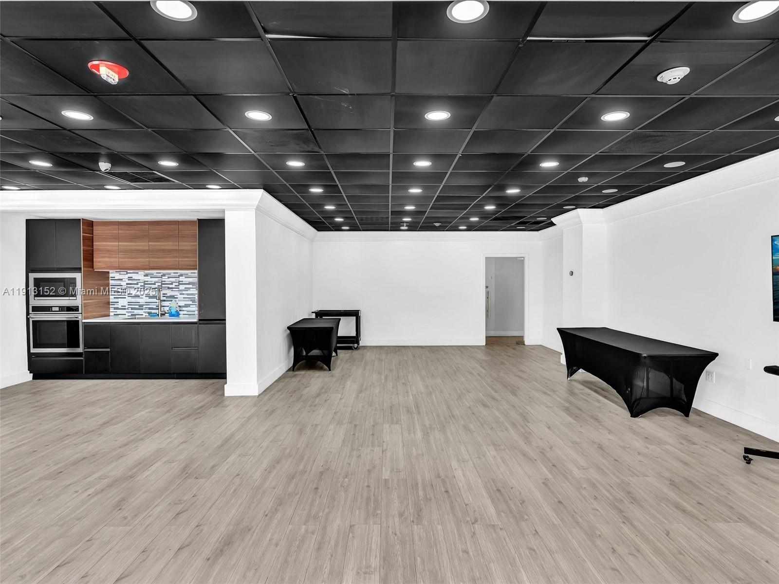 1865 79th St Csw #PH-H North Bay Village, FL 33141