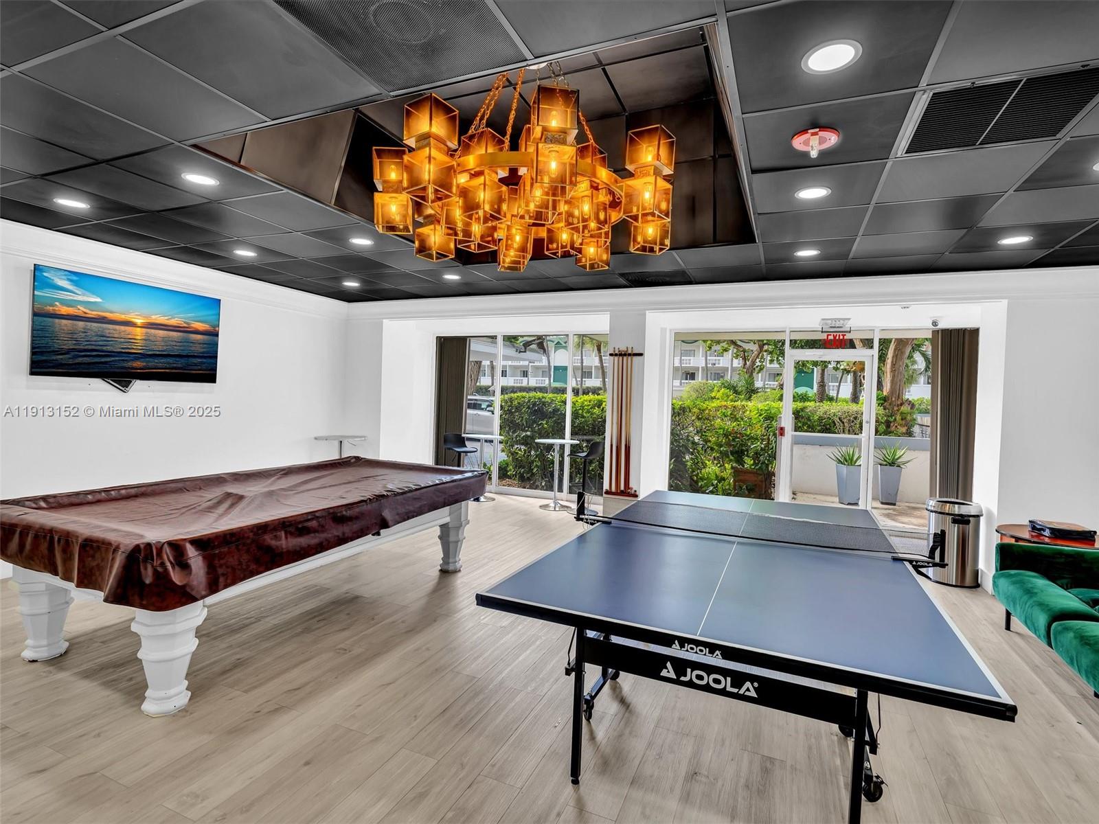 1865 79th St Csw #PH-H North Bay Village, FL 33141