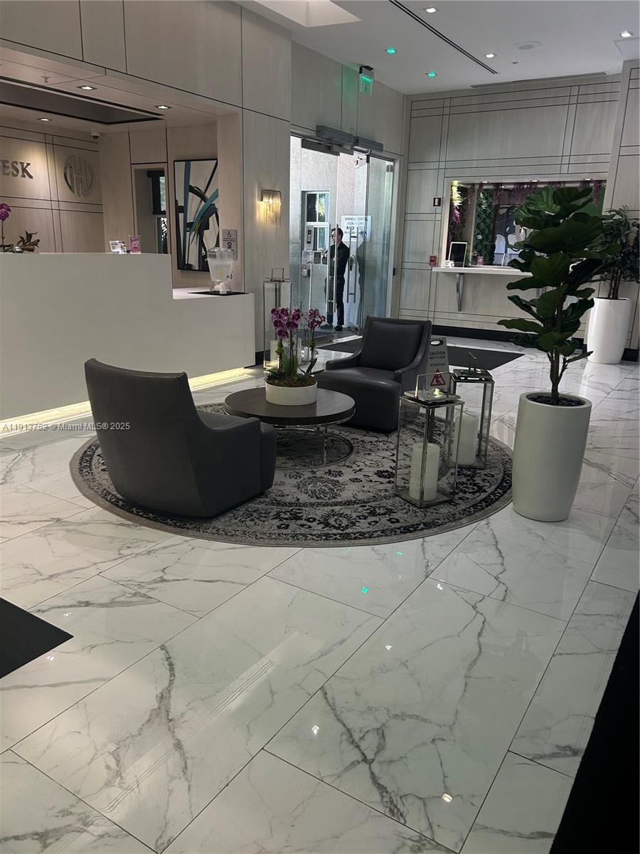 image Fortune House Condo8