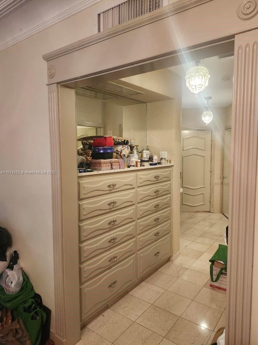 7945 Sunset Dr Miami, FL 33143