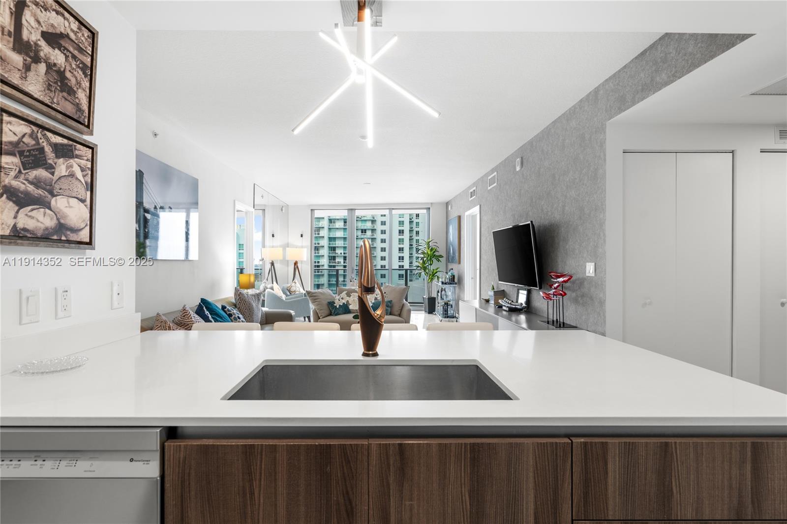 488 NE 18th St #4309 Miami, FL 33132