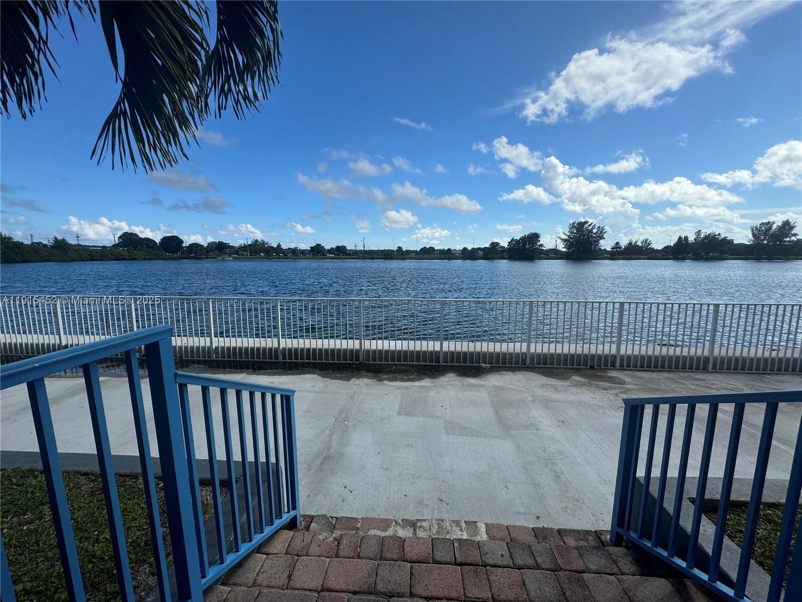 1060 Crystal Lk Dr #201