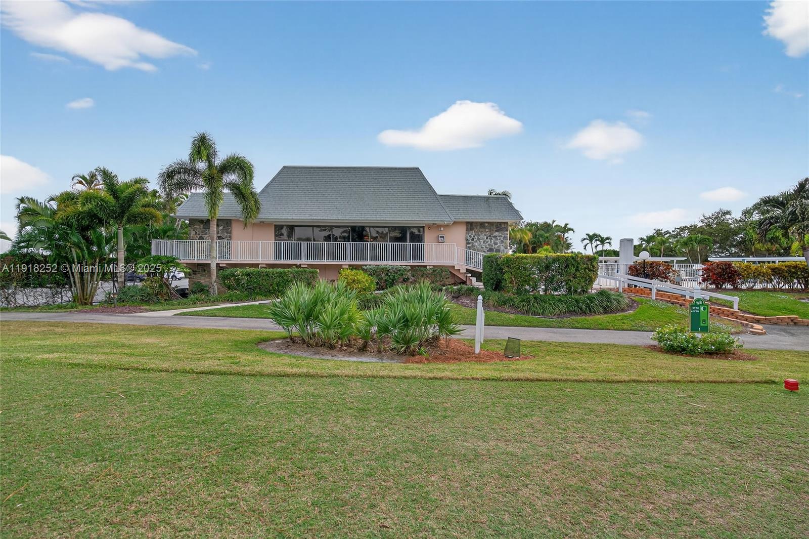 18081 SE Country Clb Dr #20-192 Jupiter, FL 33469