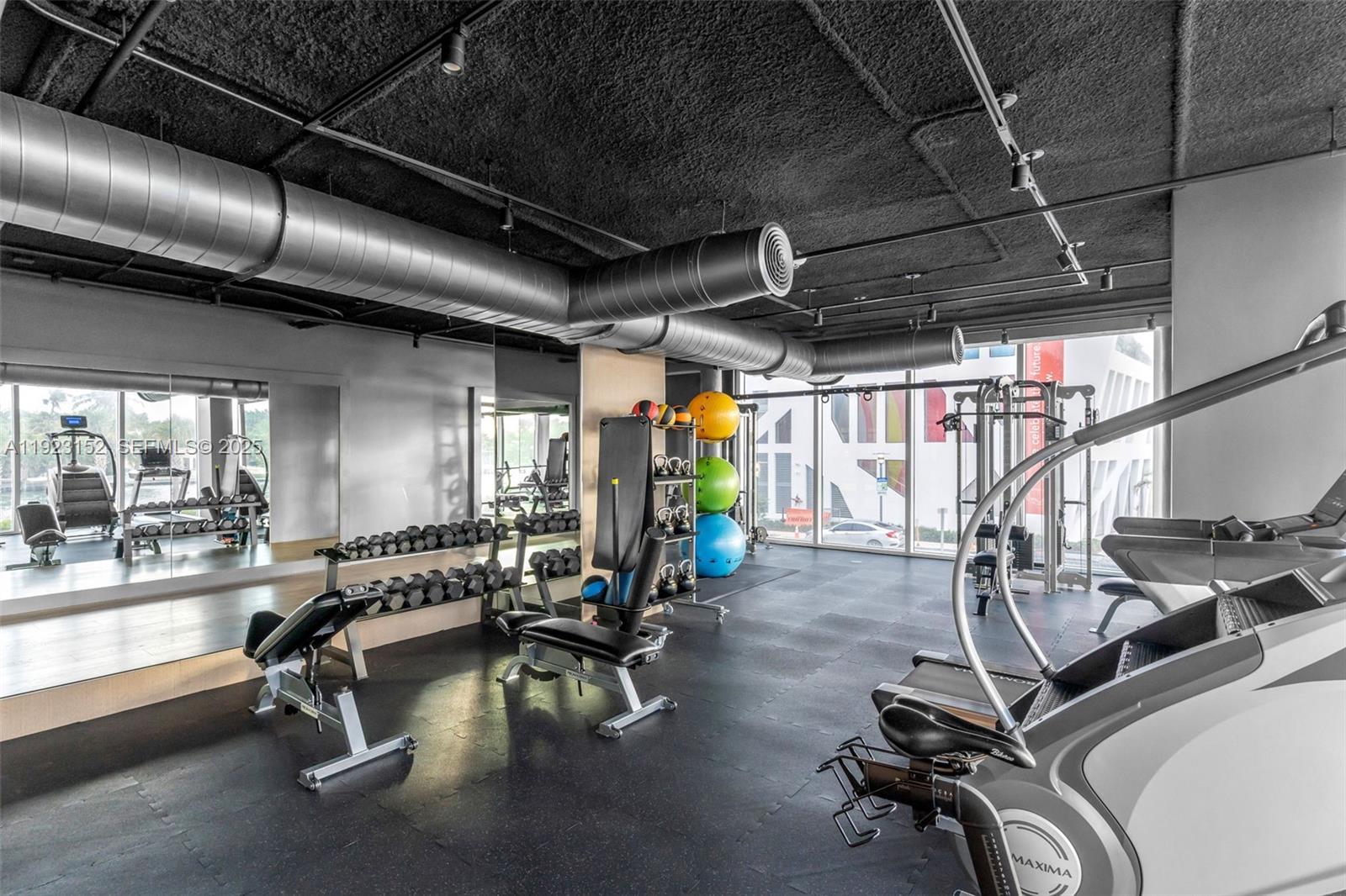 3411 Indian Crk Dr #402 Miami Beach, FL 33140