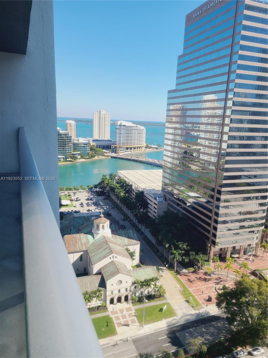 image 500 Brickell East11